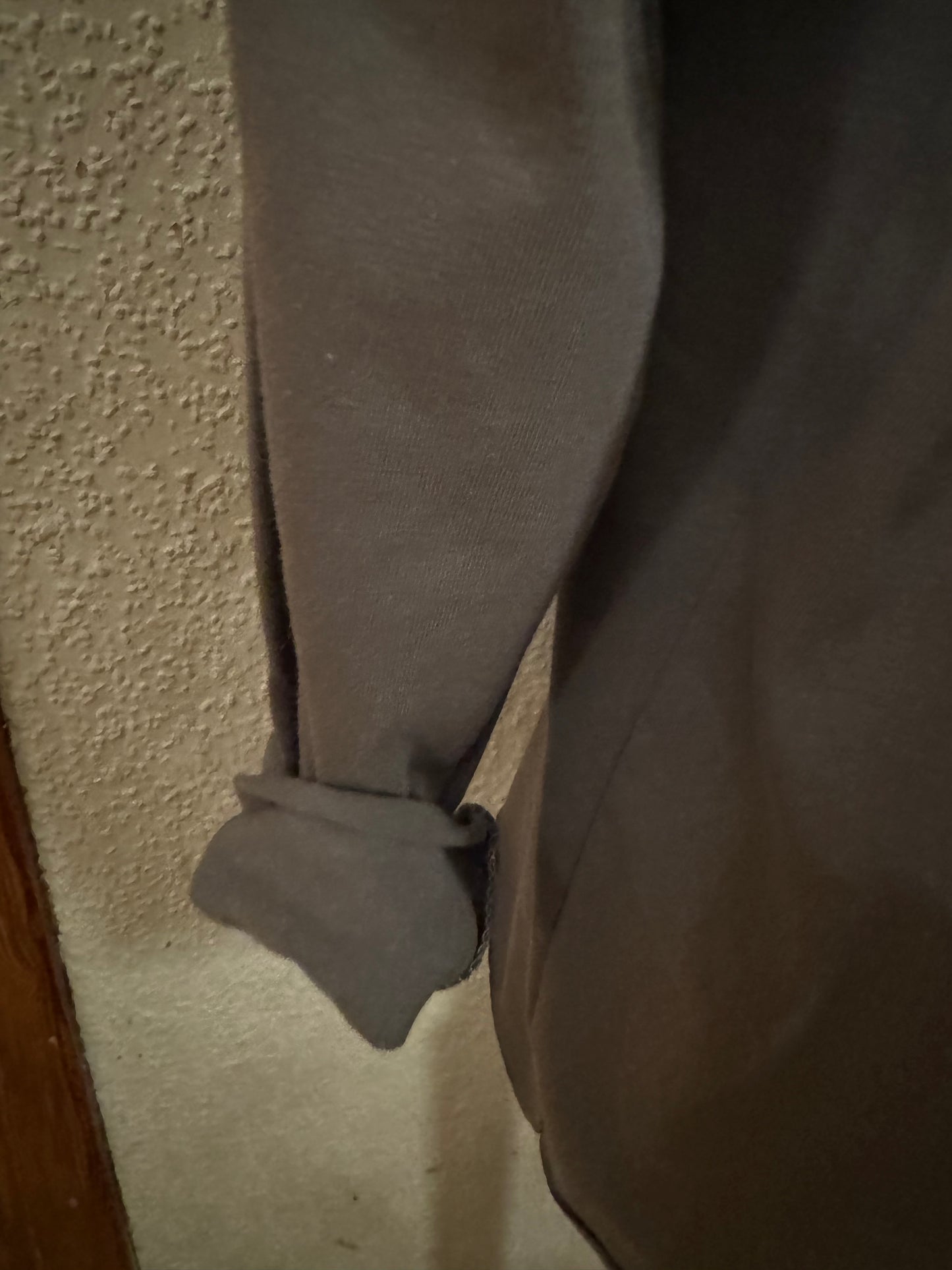 Langarmshirt mit Druck vorn in grau