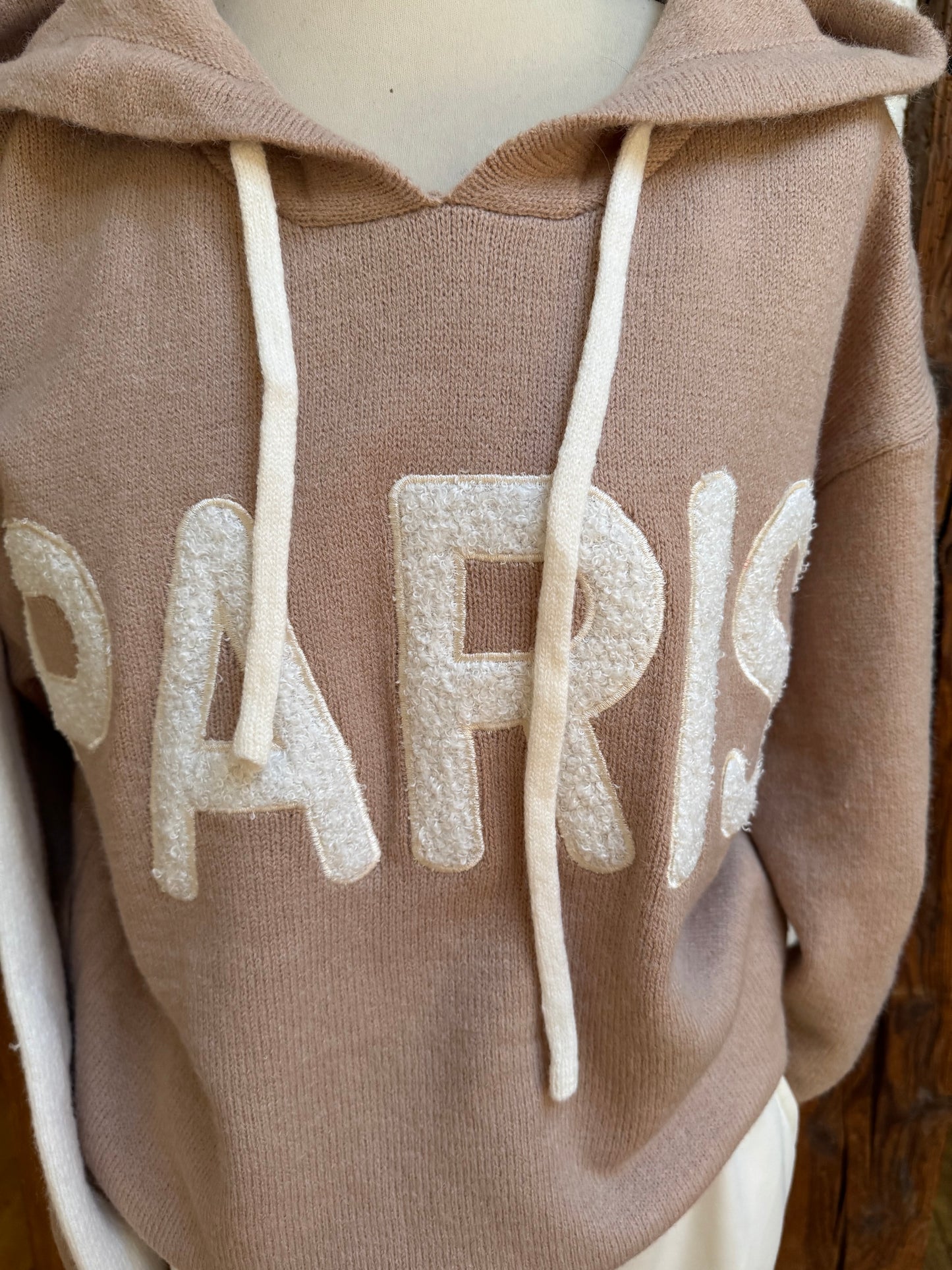Strickhoodie mit "Paris" Aufschrift