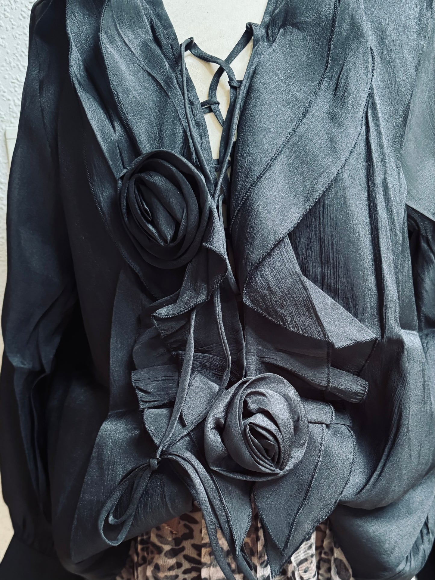 Schimmernde schwarze Bluse (Taft)