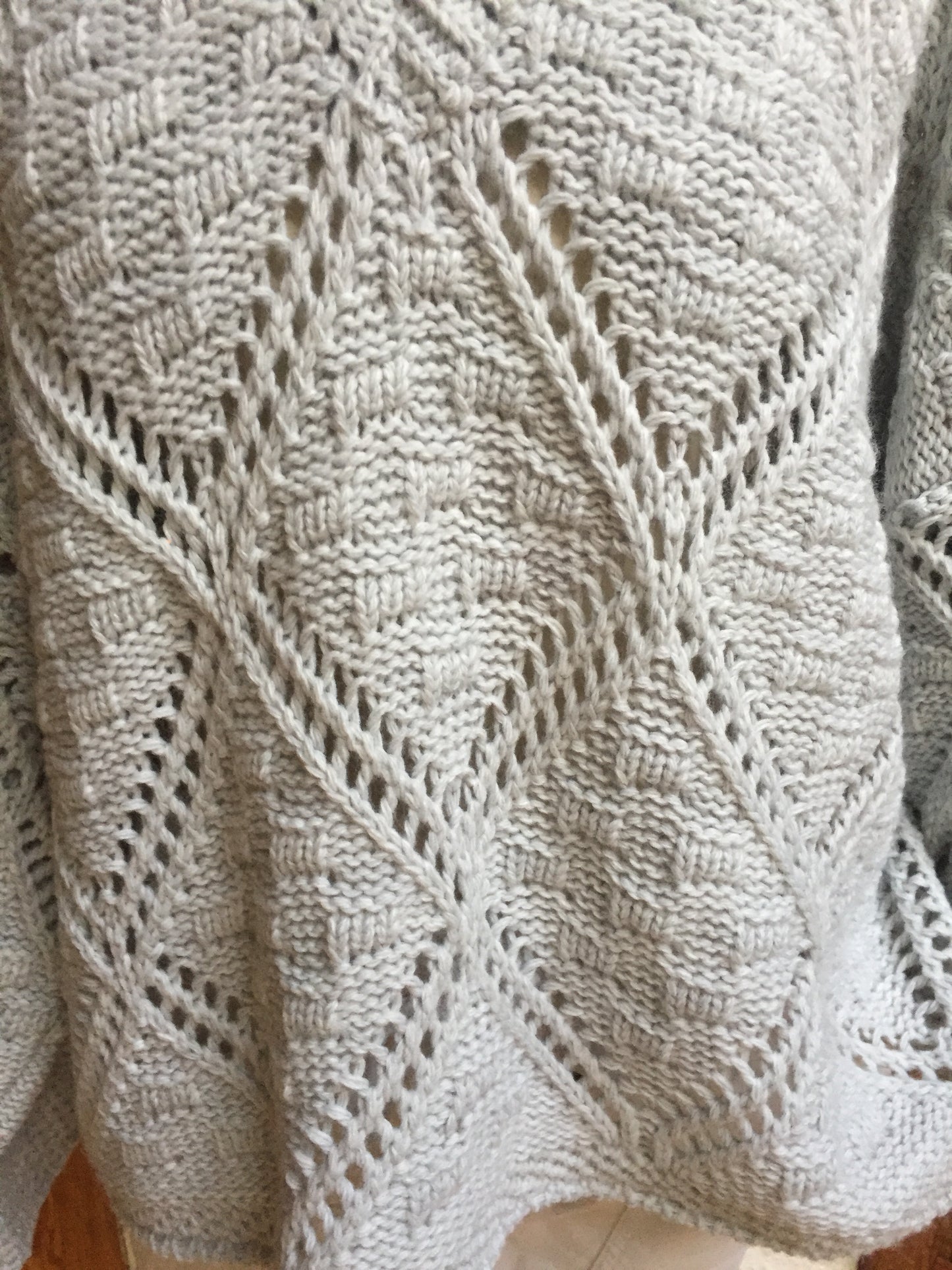 Grobgestrickter Pulli, tolles Muster