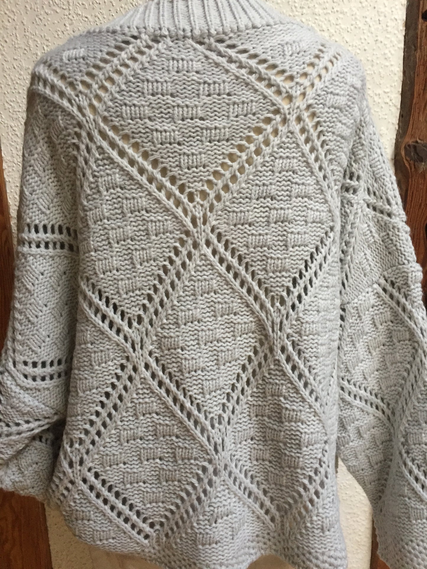 Grobgestrickter Pulli, tolles Muster