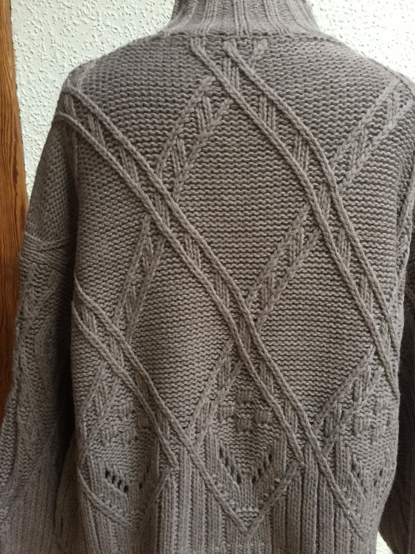 Grobgestrickter Pullover, tolles Muster