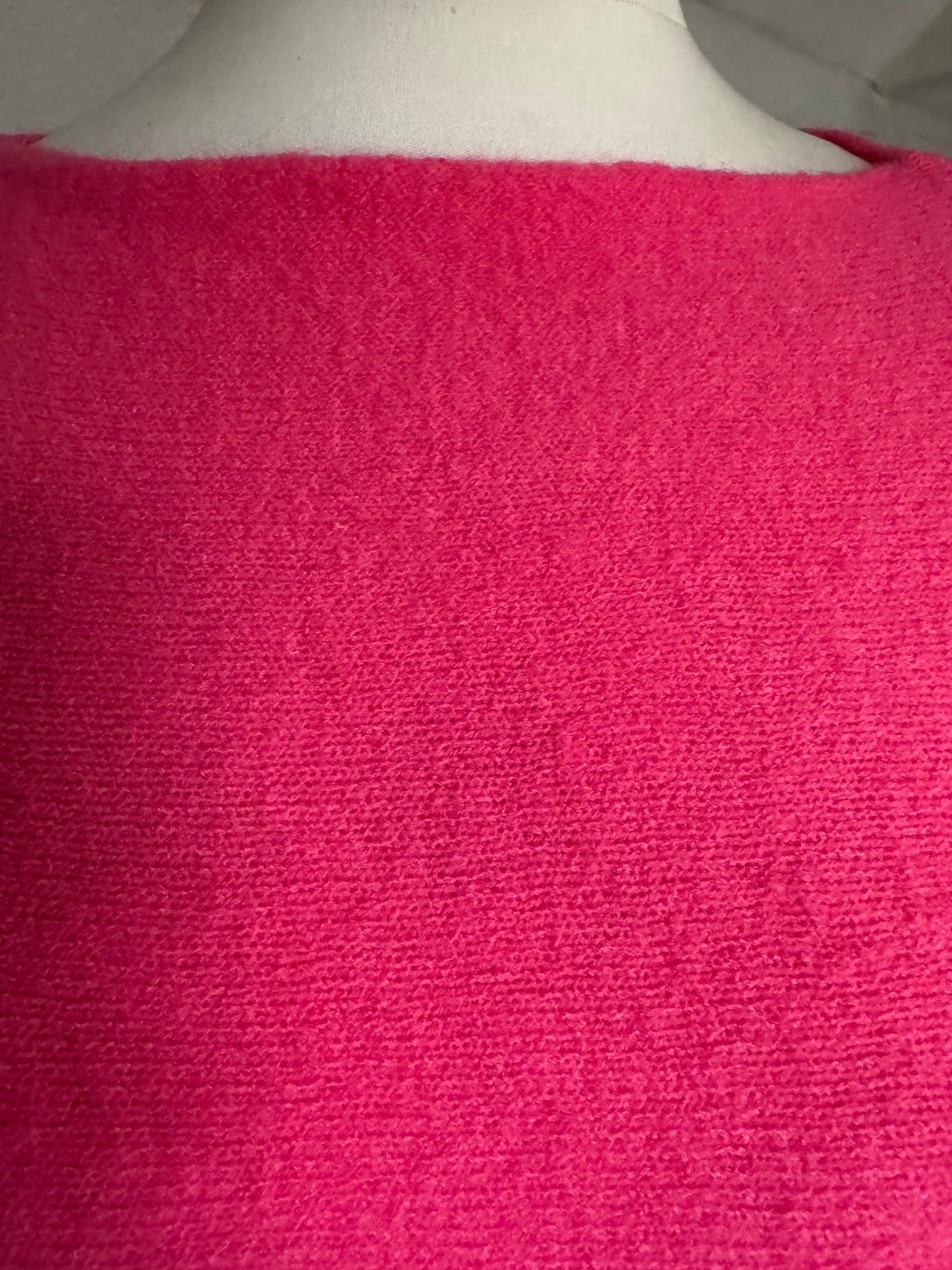 Leichter Pulli in pink und wollweiß