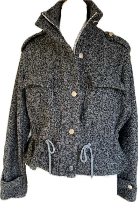Kurze Jacke mit Stehkragen