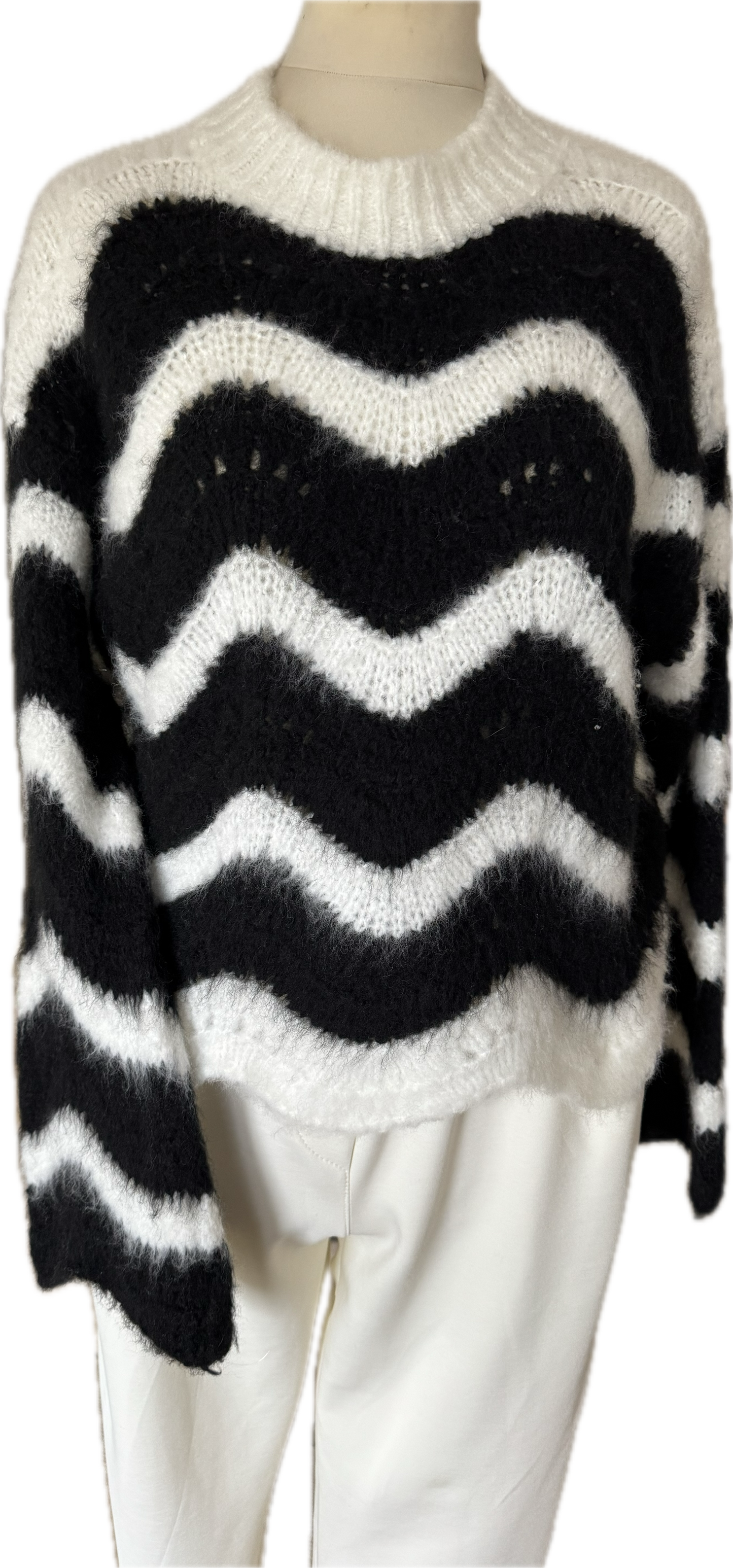 Pulli Streifen, wellenförmig, schwarz/weiß