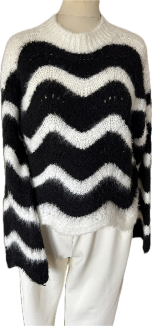 Pulli Streifen, wellenförmig, schwarz/weiß