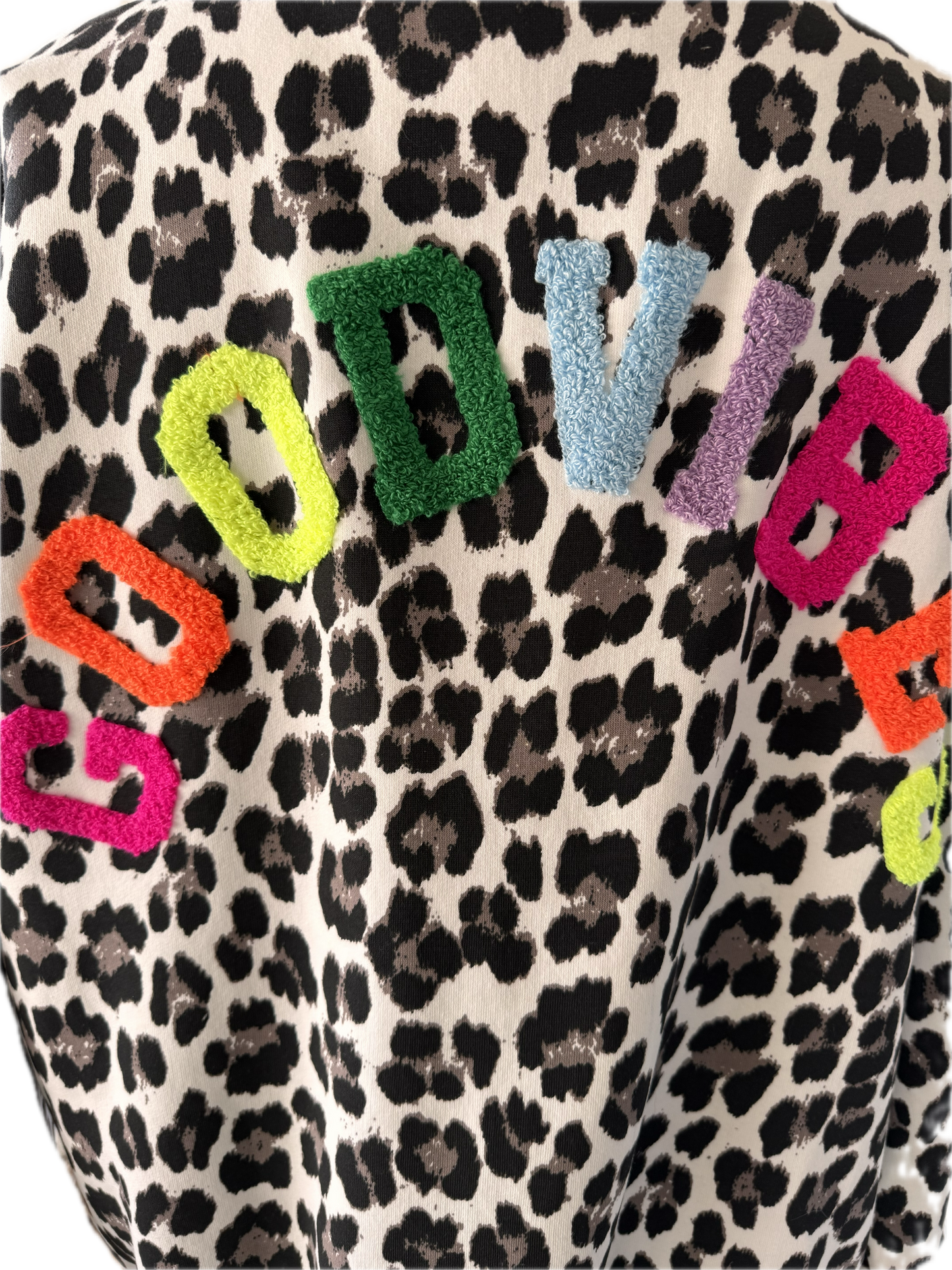 Sweatshirt im Animaldruck, Schriftzug hinten