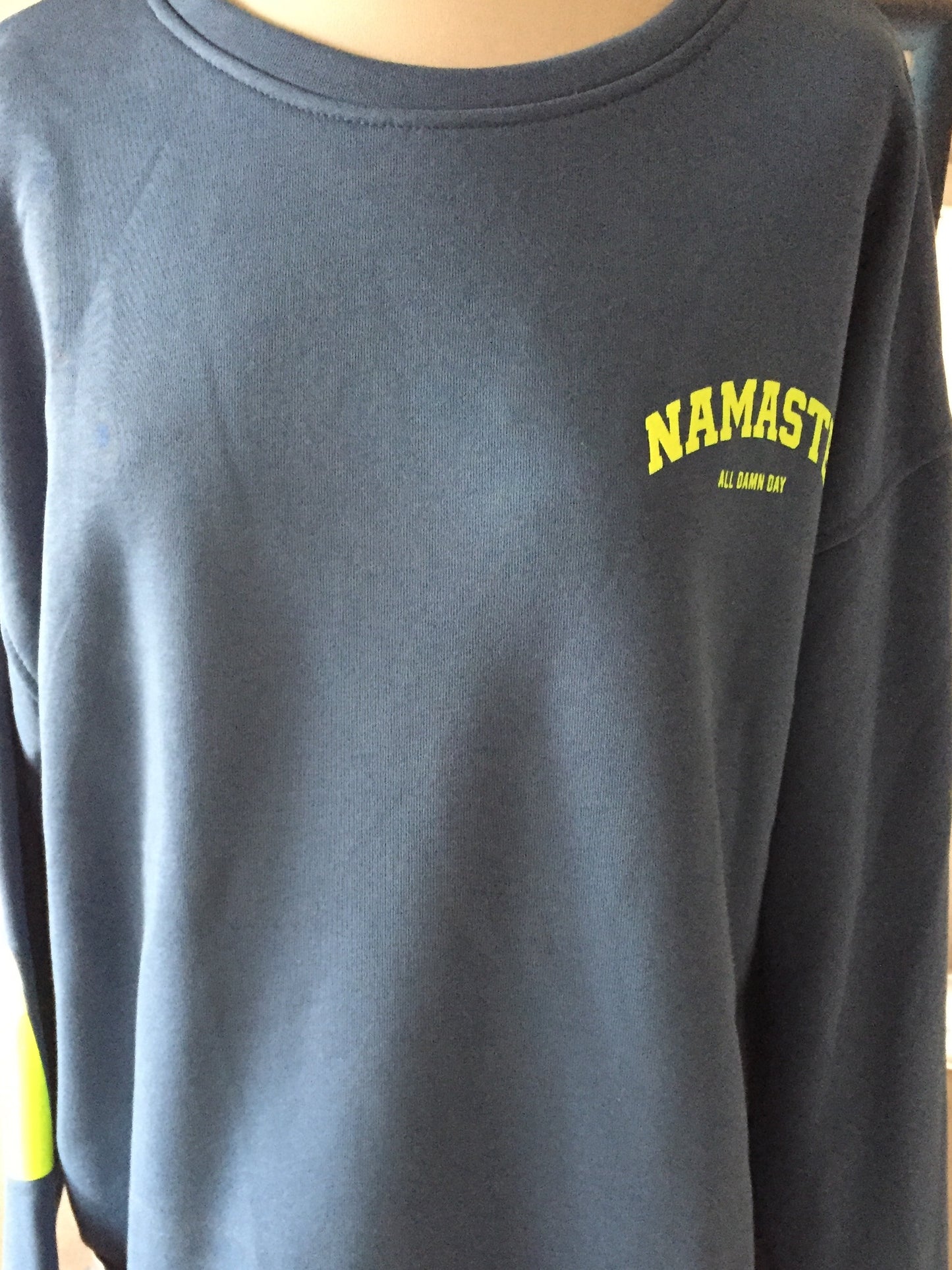 Sweatshirt mit "Namaste" Aufdruck,   BESTSELLER wieder da
