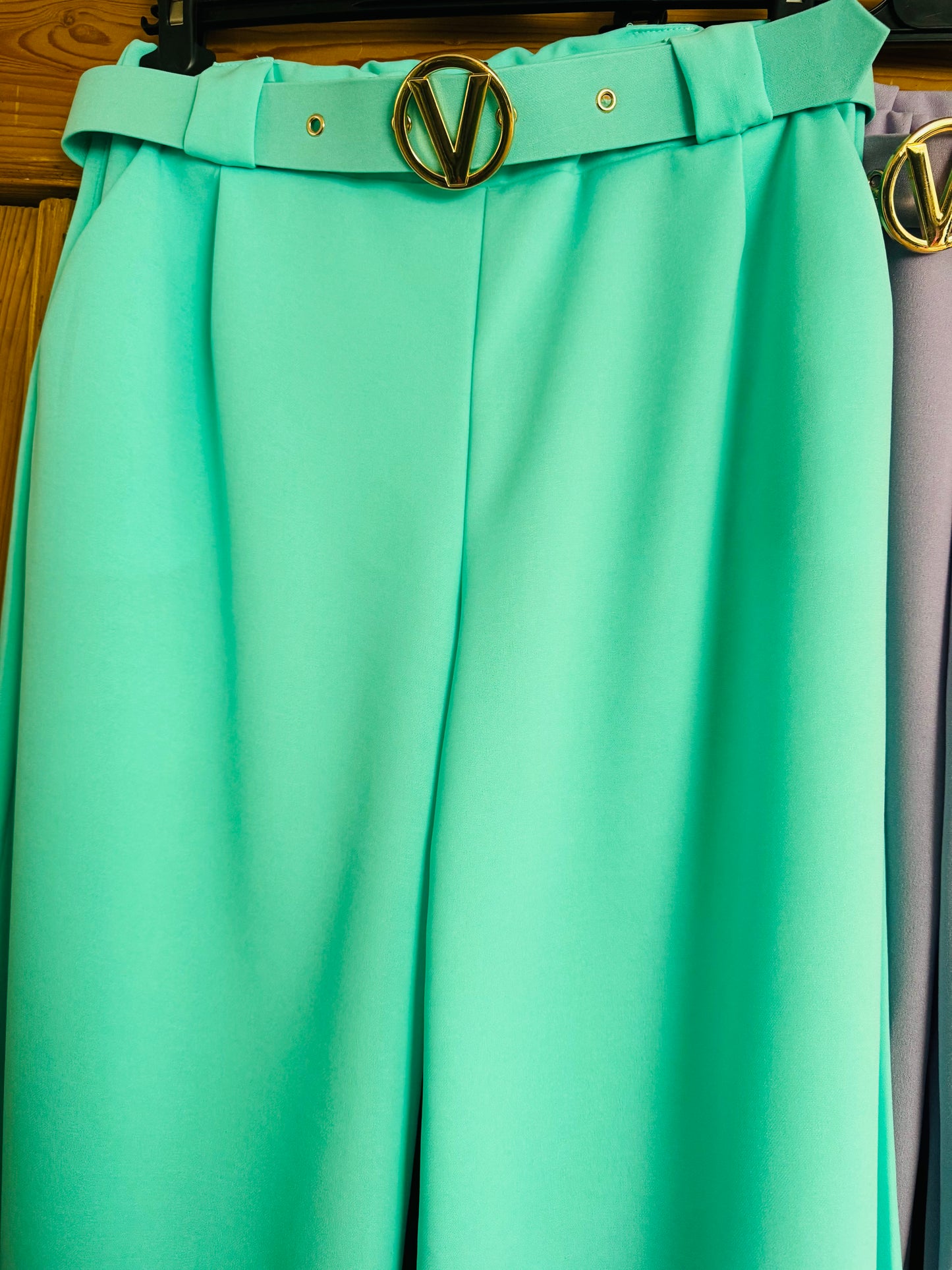 Marlenehose in smaragdgrün und flieder