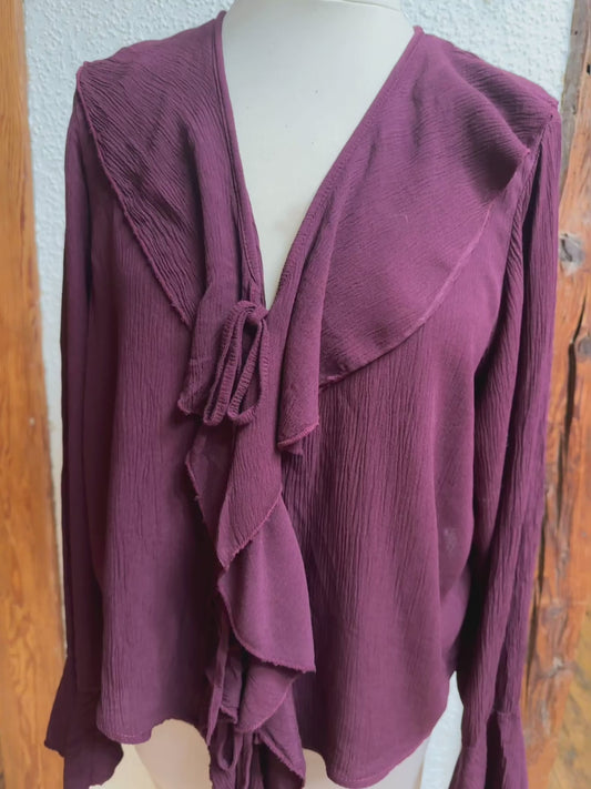 Rüschenbluse, leicht gecrasht, in beige und burgunder